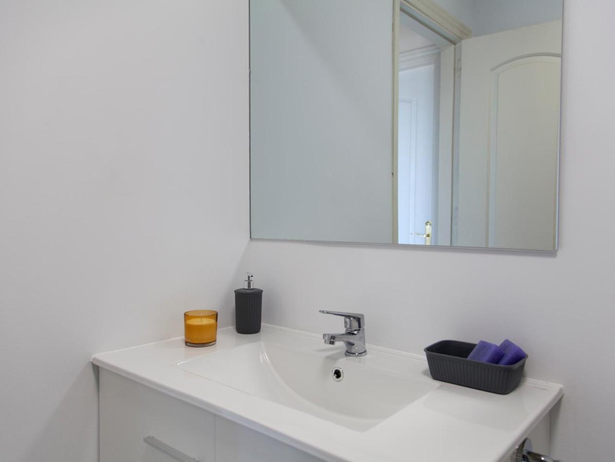 Agradable Adosado Con Piscina La Hidalga Hébergement de vacances *