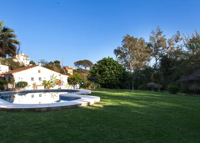 Agradable Adosado Con Piscina La Hidalga
